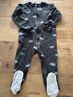 Pekkle Kids Black Dinosaur Print Zip-Front One-Piece Pajamas footies size 24 m